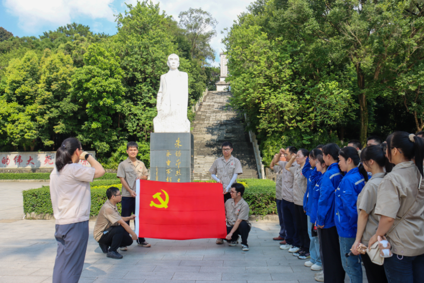 Strengthening warning education and strictly adhering to disciplinary red lines 